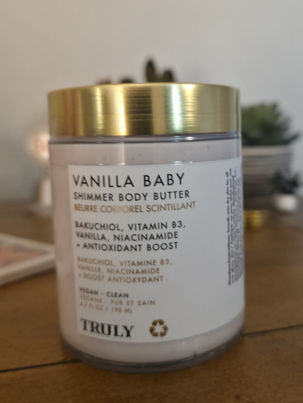 TRULY Vanilla Baby Shimmer Body Butter - Gold & Cream - Picture 2 of 2